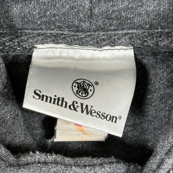 Vintage Smith Wesson Sweater Adult MEDIUM Gray Hoodie Firearms Promo Logo Y2K - Picture 4 of 8